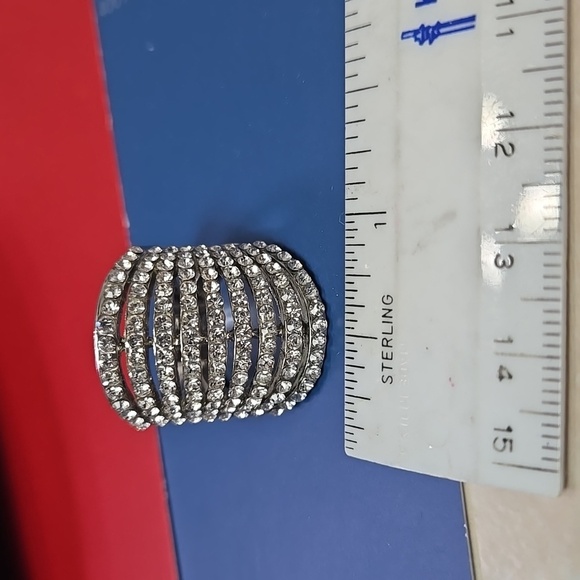 Silver Tone Rhnistones Ring Size 6 - Picture 15 of 17